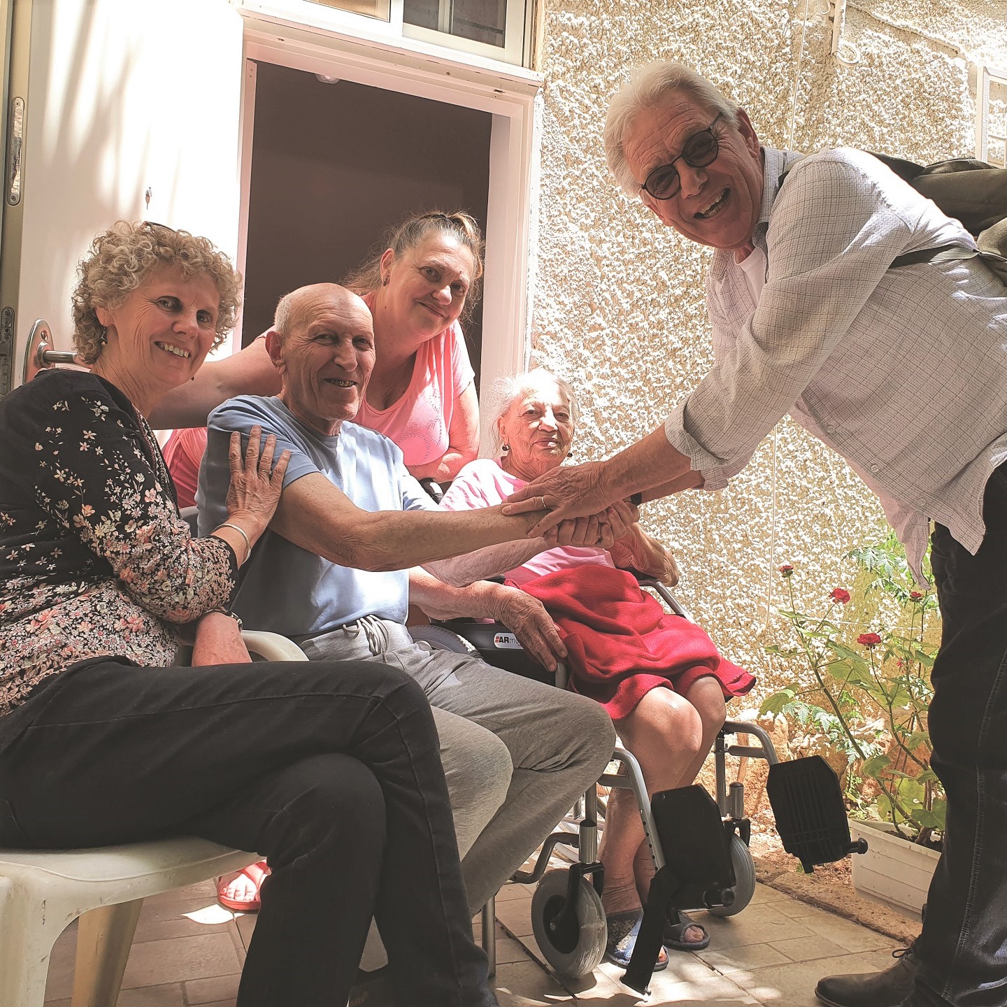You are currently viewing Neue ukrainische Bewohner und Abschied im Haifa-Heim – Hilfe für Holocaustüberlebende